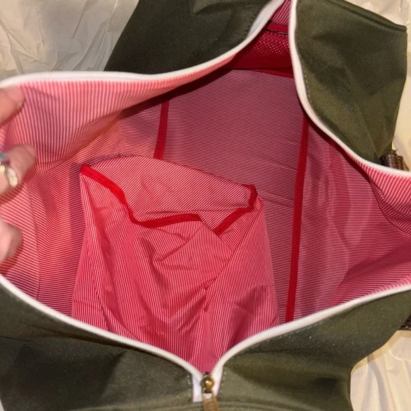 Herschel Supply Company Novel duffle bag Olive and Brown - Picture 7 of 7